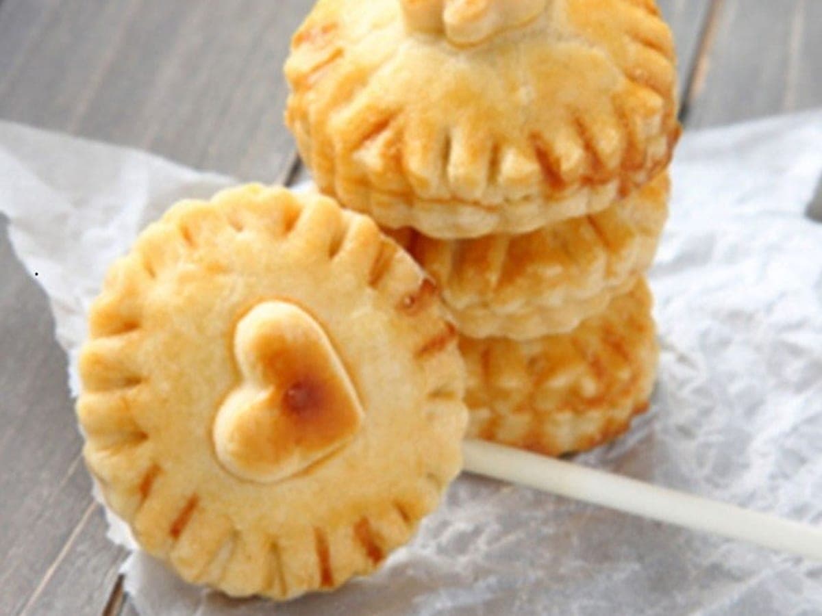 Apple pie pops — International recipe