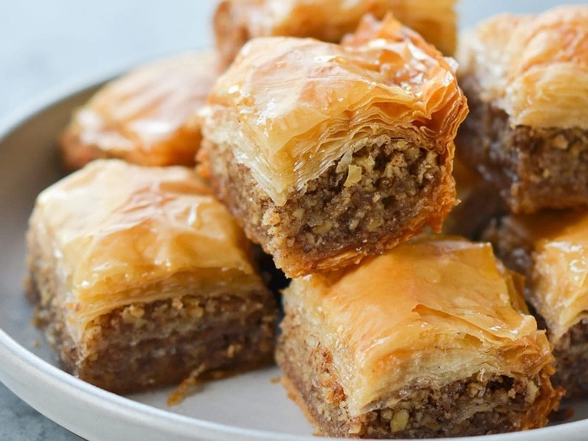 Baklava with spiced nuts, ricotta & chocolate — Turkish recipe