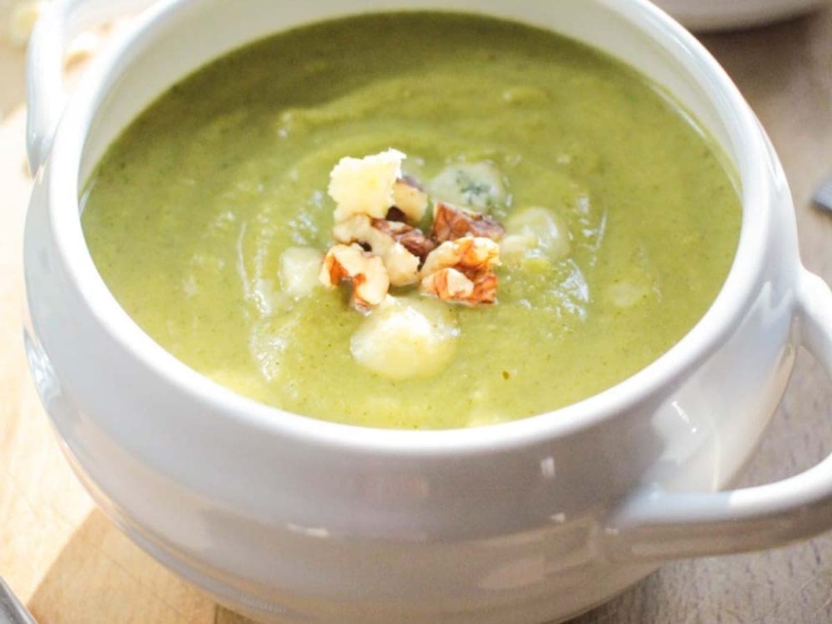 Broccoli & Stilton soup — British recipe