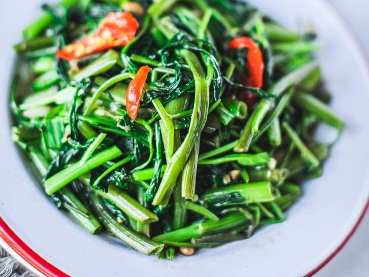 Cambodian Stir-fried Morning Glory with Pork, Fermented Soybeans, and Garlic — International recipe