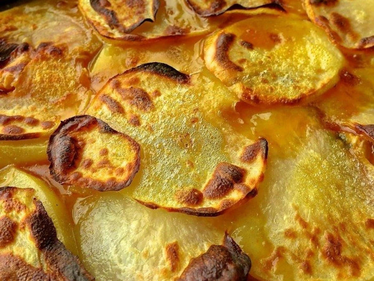Chicken & mushroom Hotpot — British recipe