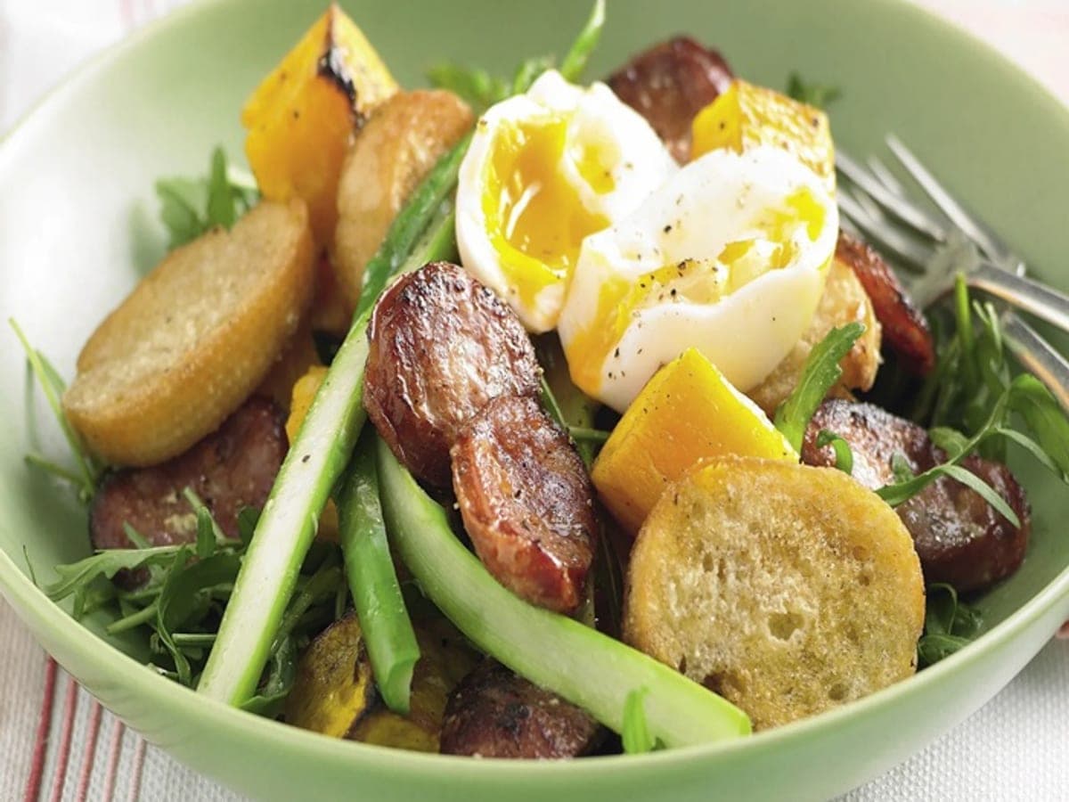 Chorizo & soft-boiled egg salad — Spanish recipe