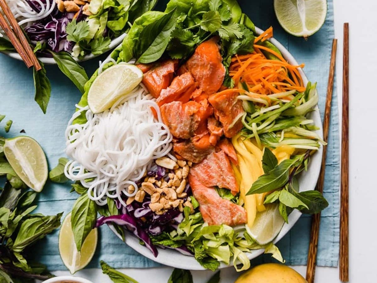 Noodle bowl salad — Vietnamese recipe