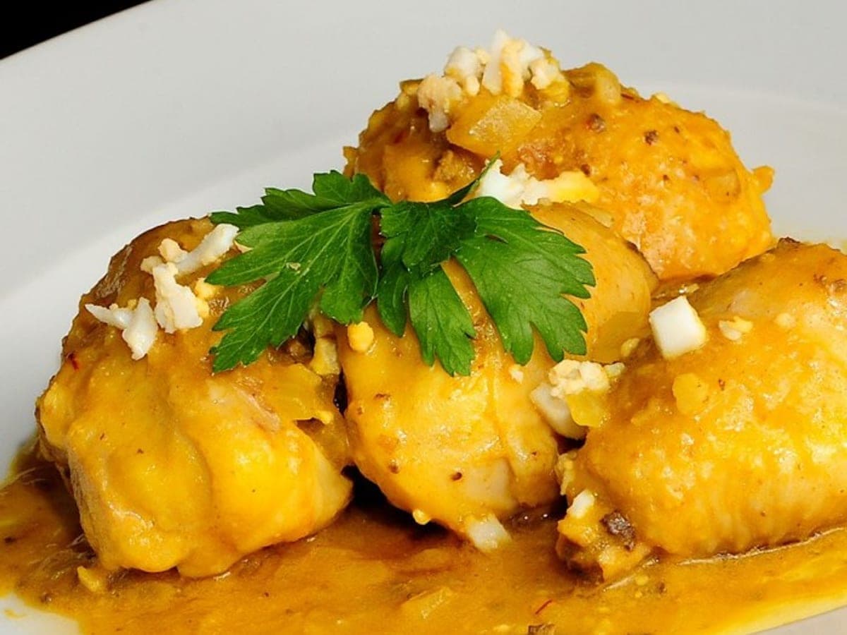 Pollo en pepitoria — Spanish recipe
