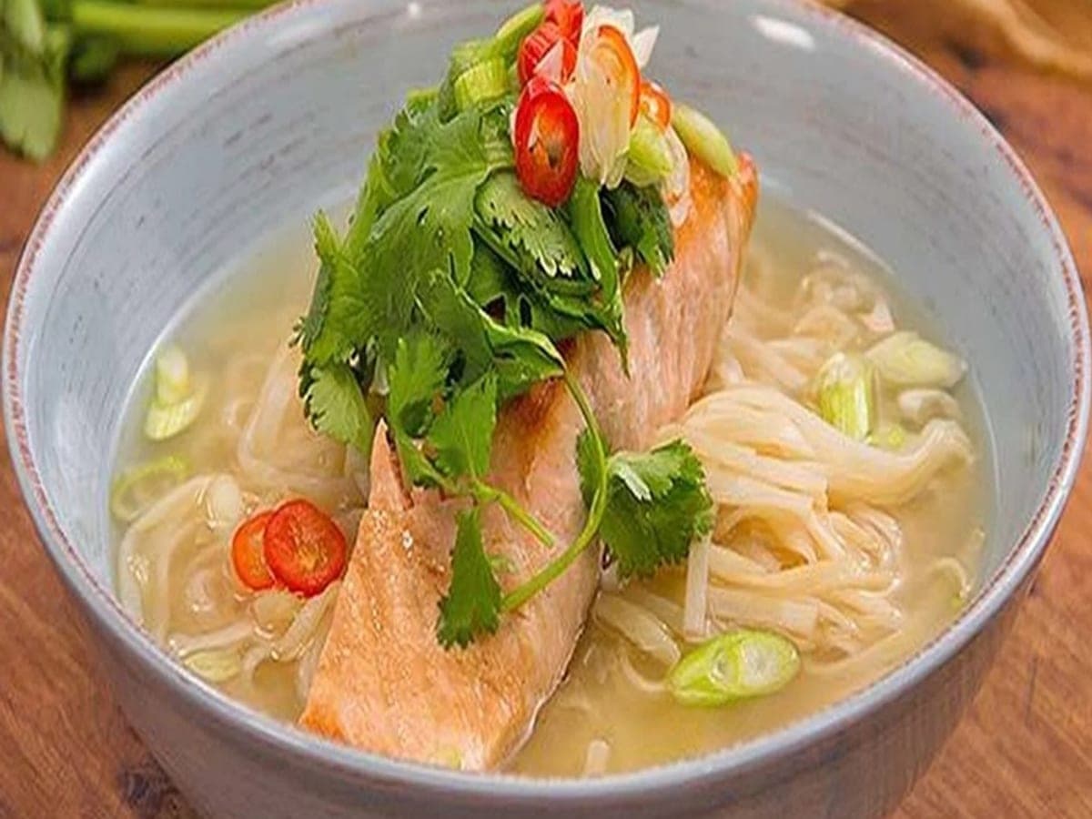 Salmon noodle soup — Vietnamese recipe