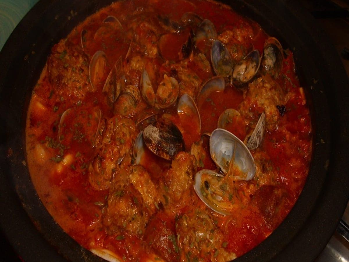 Spanish meatballs with clams, chorizo & squid — Spanish recipe