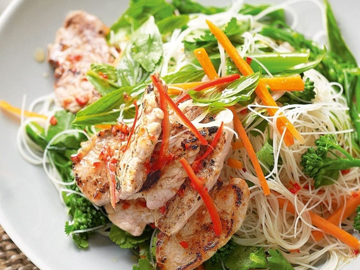 Thai rice noodle salad — Thai recipe