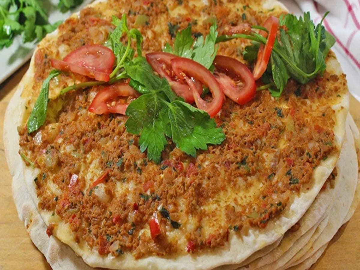 Turkish lahmacun — Vietnamese recipe