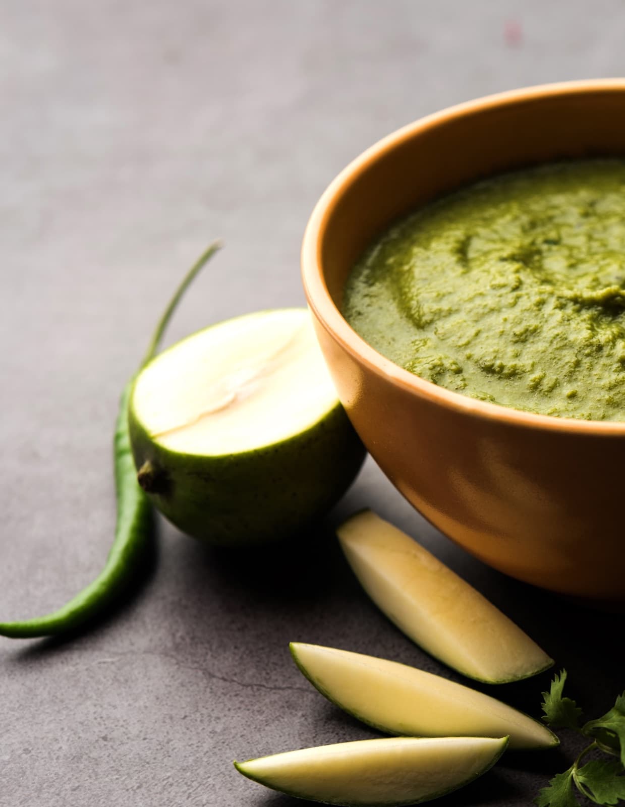 Hari Chutney (Green Chili Sauce)