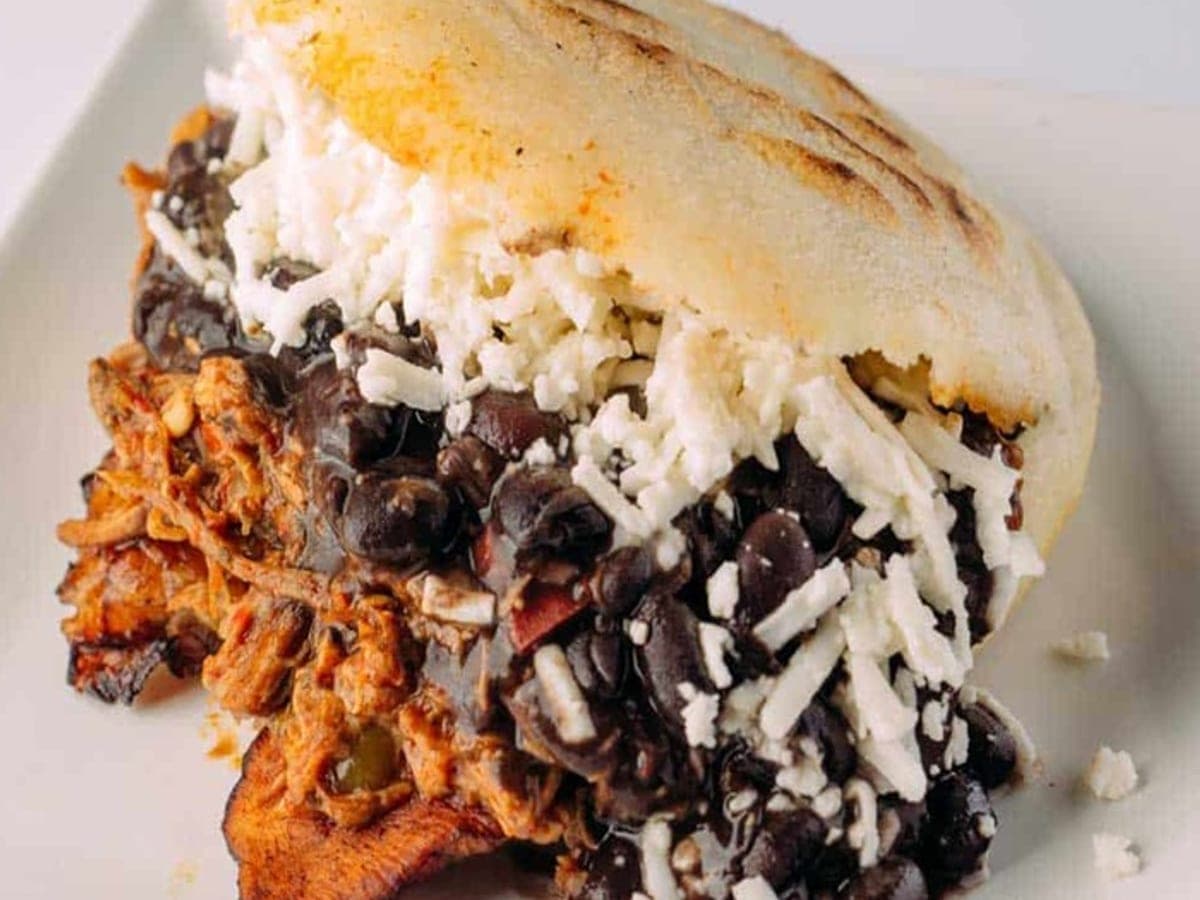 Arepa Pabellón — Venezuela recipe