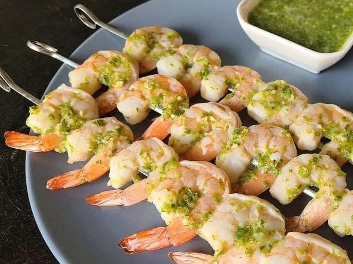 Camaro Grelhado Com Molho Cru (Grilled Prawns with Green Onion Sauce) — International recipe