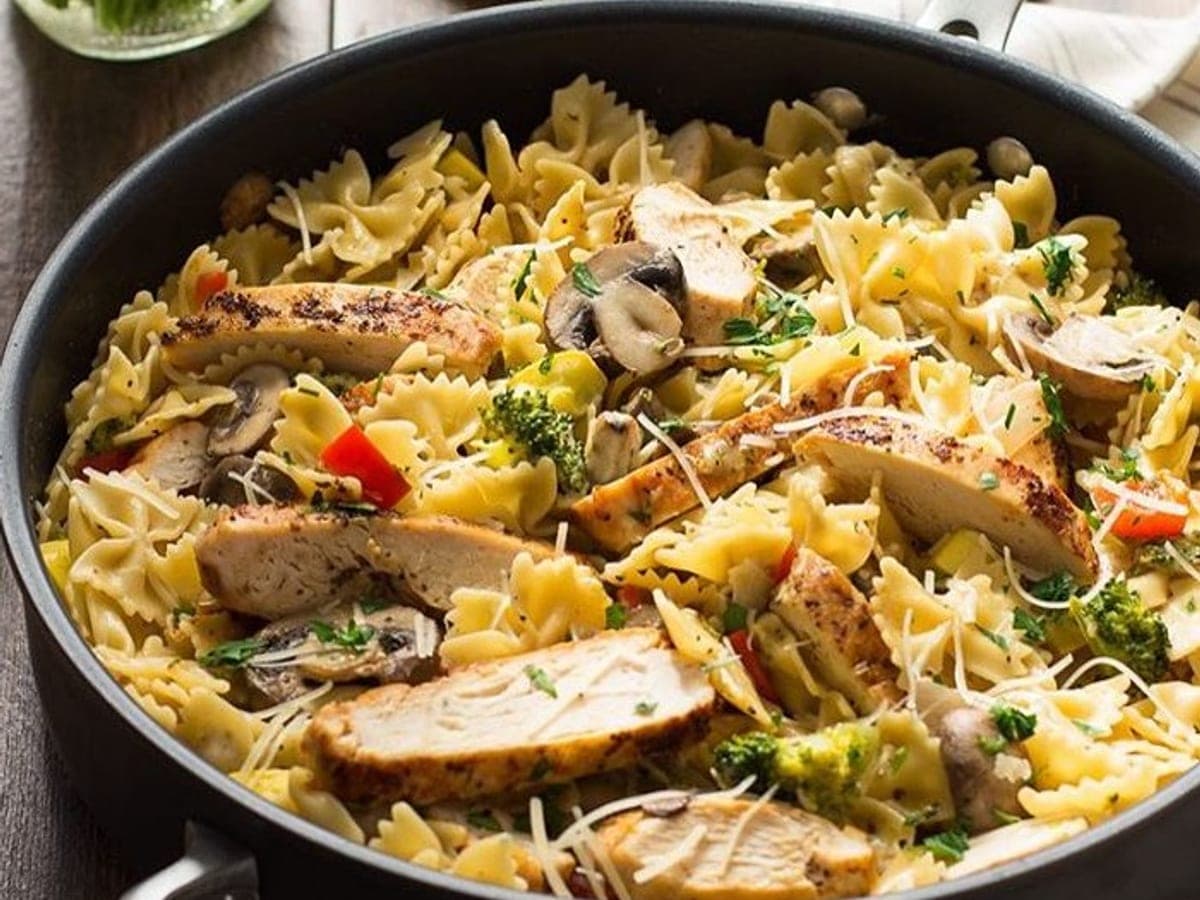 Chicken Alfredo Primavera — Italian recipe