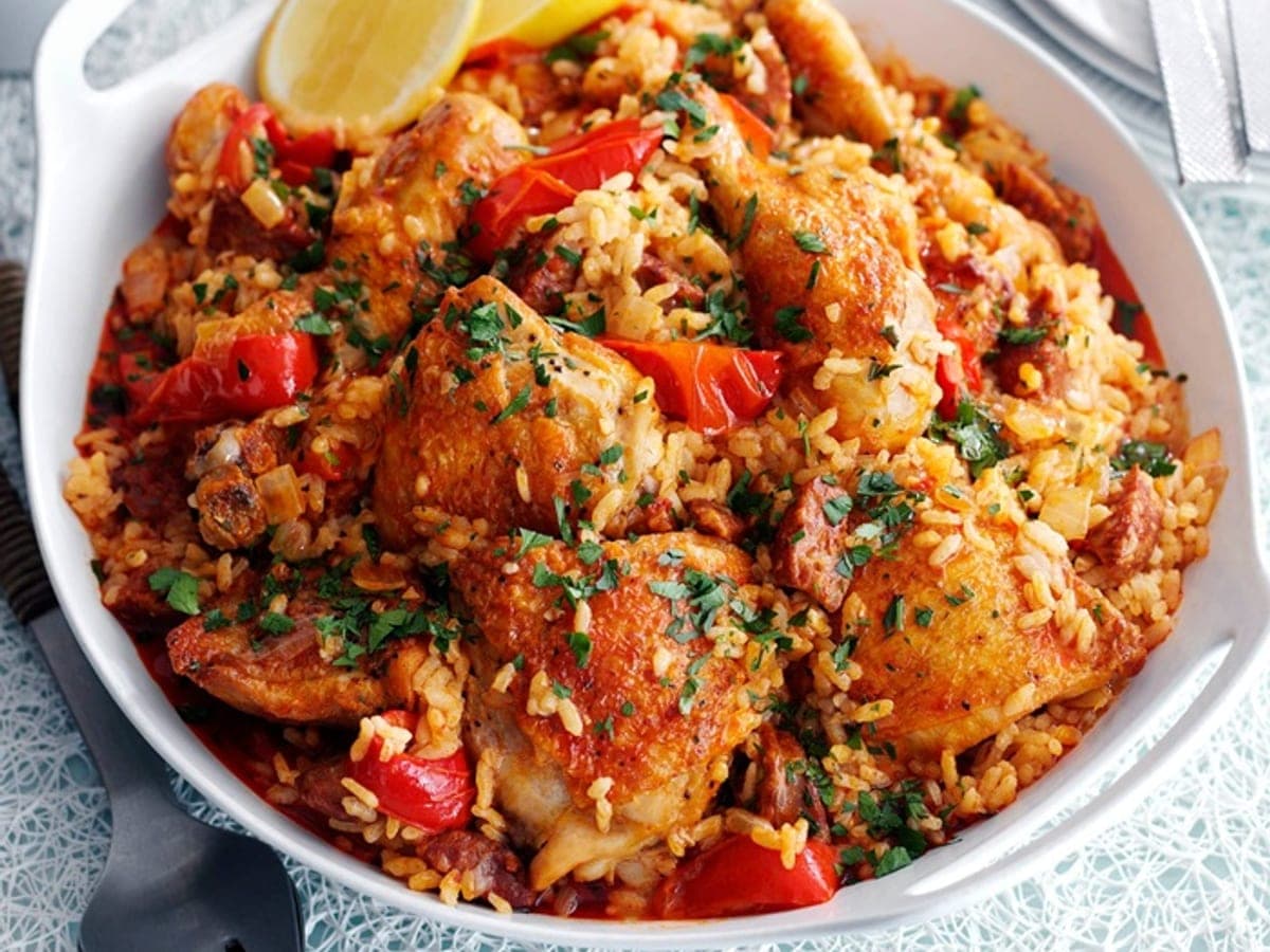 Chicken & chorizo rice pot — Spanish recipe
