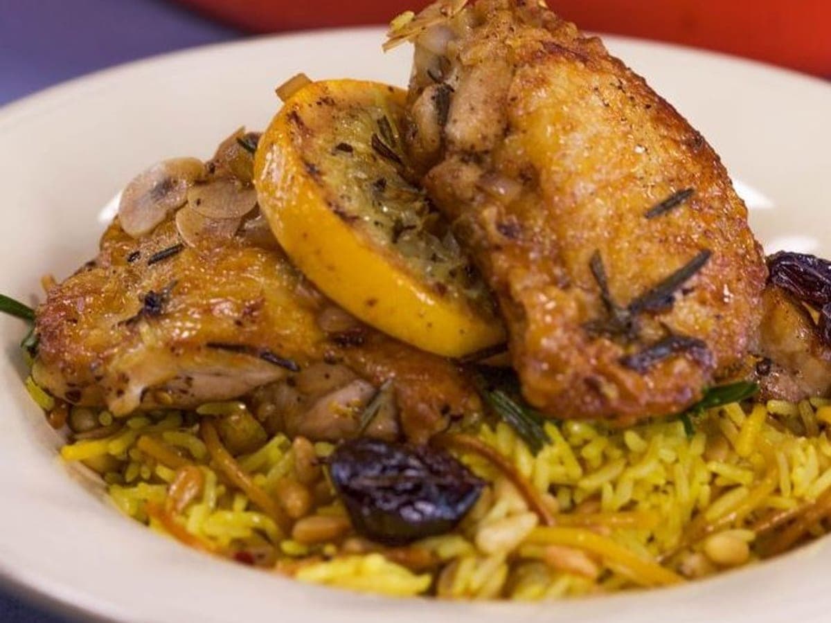 Chicken with saffron, raisins & pine nuts — Spanish recipe