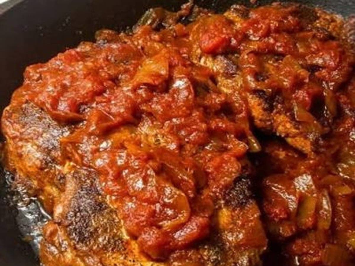 Chuletas de Cerdo a la Criolla (Pork Chops in Creole Sauce) — International recipe
