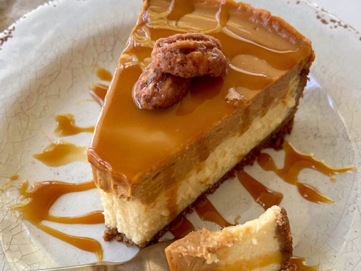 Dulce de Leche Cheesecake with a Maria Cookie Crust. — International recipe
