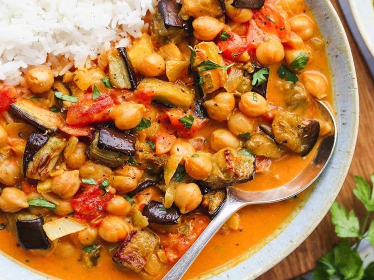 Grilled aubergines with spicy chickpeas & walnut sauce — Turkish recipe