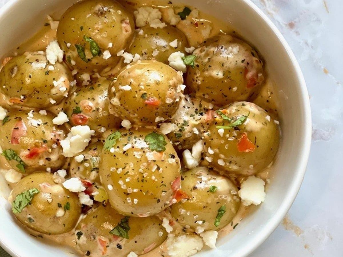 Papas Chorreadas Recipe (Potatoes with Cream and Cheese Sauce) — International recipe