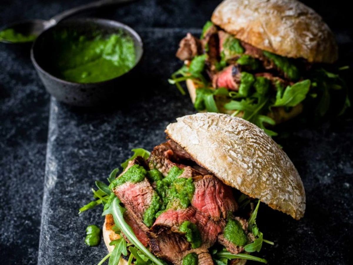 Portuguese prego with green piri-piri — Portuguese recipe